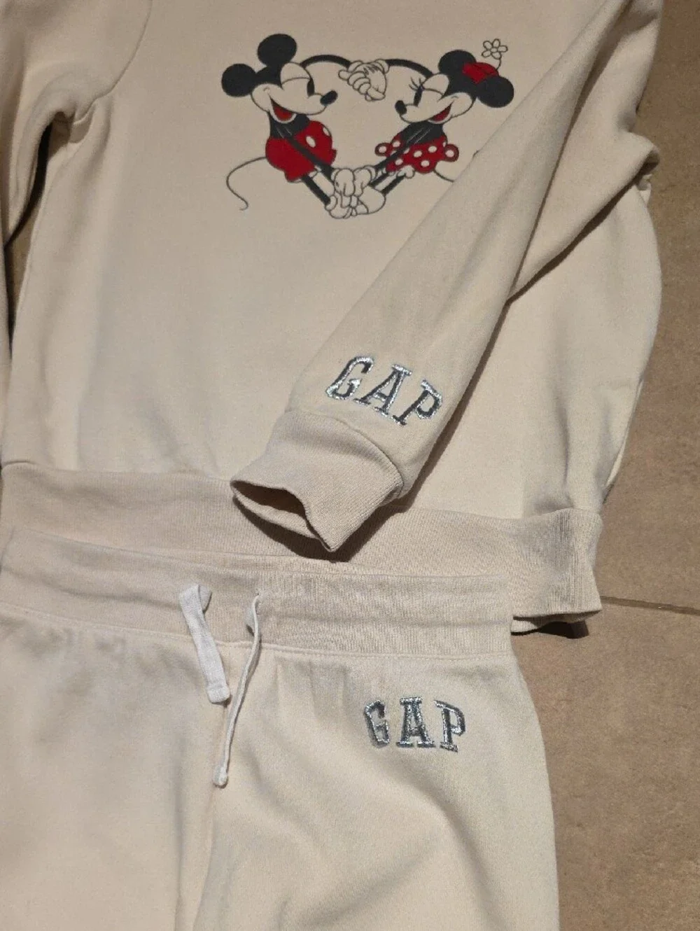 GAP Kids Disney Cream Sweatpants & Hoodie Set with Mickey & Minnie. Size S
